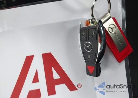 2018 Mercedes-Benz Glc 300 4Matic z USA, uszkodzony, nr VIN WDC0G4KB3JV108631